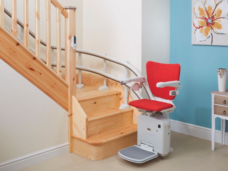 Instalacion de sillas sube-escaleras en Ojen